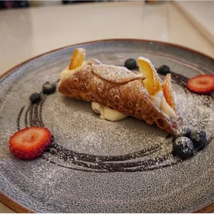 Cannoli  (Ig: angiela.eats)