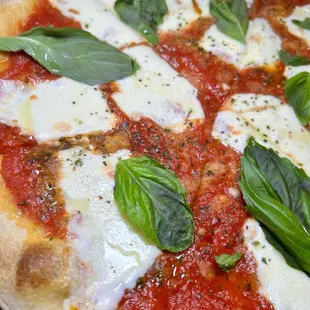 14&quot; Caprese Pizza
