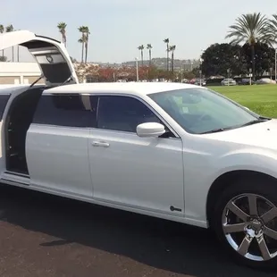 14 Passenger Chrysler 300