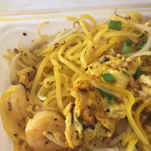 Shrimp pad Thai