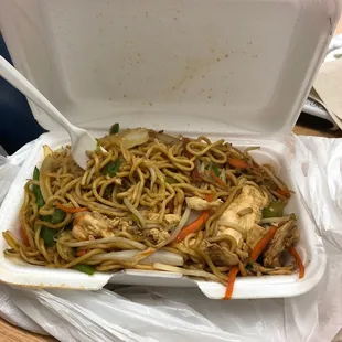 Chicken Lo Mein