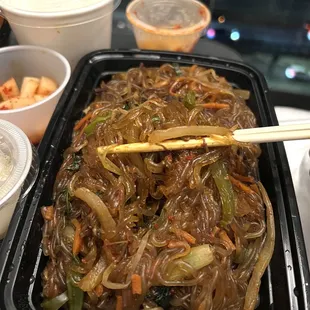 Japchae ()