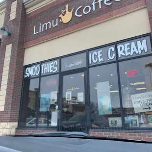 the front of a coffee shop