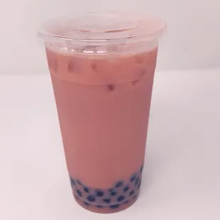 Strawberry milk tea with tapioca pearls