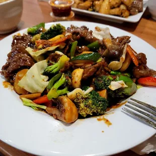 Hunan beef with extra veggies