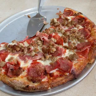 Meat lovers medium pizza