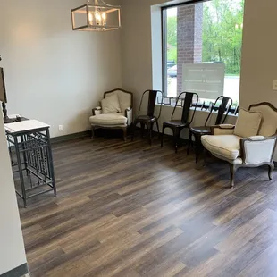 Relax in our welcoming reception area before relaxing on one of our tables or learning in our classroom.