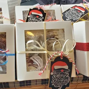 Pre package the chocolate bombs for gifts