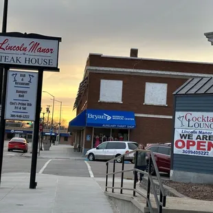 a view of lincoln manor steak house
