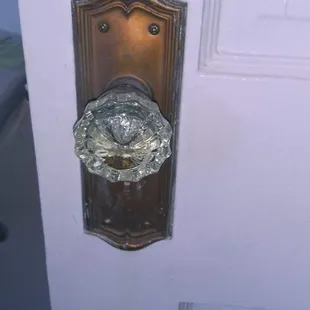 Just love vintage fixtures!