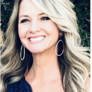 Meet Billie Rawak ( voted award winning hair stylist ) to have recently joined Lincoln Salon and Spa.