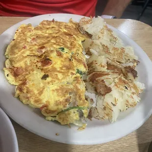 Omelet &amp; hash browns