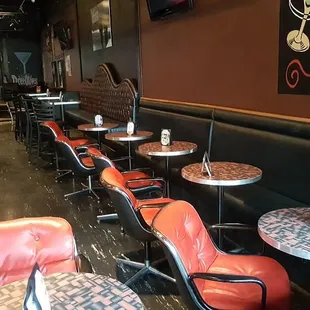 Plenty of comfy seating at Lincoln Tap Room