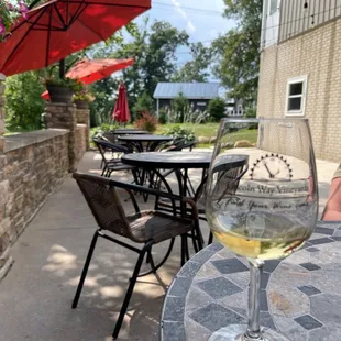 Nice atmosphere,friendly people,good wine!