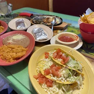 Crispy tacos, rice &amp; beans