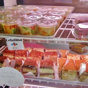 Linda's Bakery cake slices and gelatinas