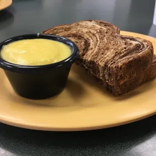 Toast - Rye Bread with Hollandaise Sauce