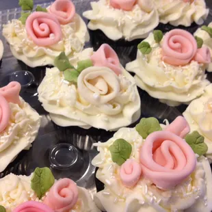 Wedding Cupcakes Can Be a Beautiful Option