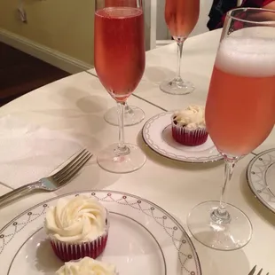 Red velvet cupcakes with buttercream by Linda! Loved the sample.  :)
