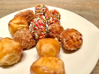Surfin Donuts