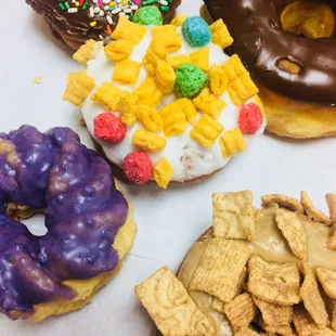 Linda&apos;s Donuts By:=Alfred.M.Villa 2018=