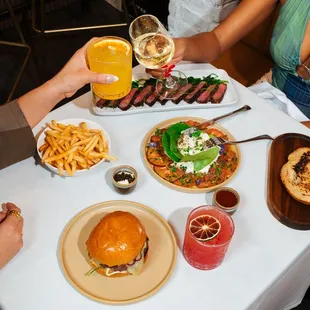 Burger, buratta, fries