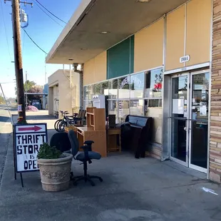 Linden Thrift Store