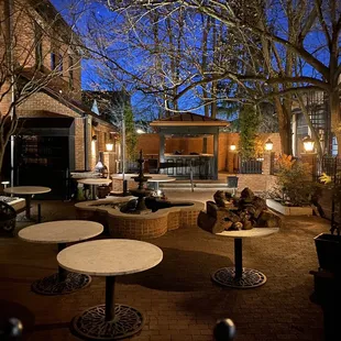 Bier garden outdoor dining patio