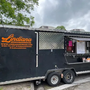 Lindiana&apos;s Southern Vegan Kitchen Food Truck