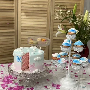 Layer Cake Baby Gender reveal cupcakes