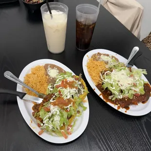 2 Sopes &amp; Enchiladas de Mole