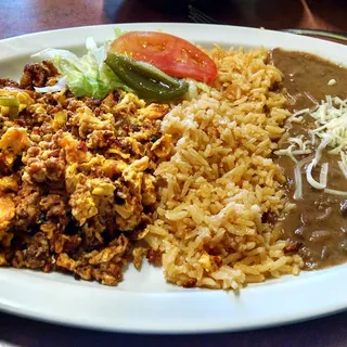 Chorizo con Huevo Burrito