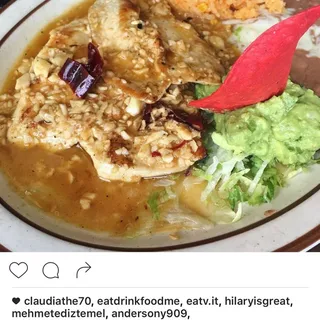 Gallo al Mojo de Ajo