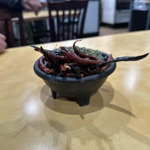 Complimentary condiments