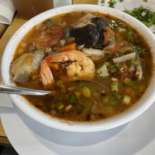 Caldo de camarón  y pescado