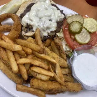 Eli&apos;s Burger Combo
