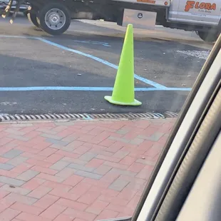 This flat bed driver claimed restaurant called him ...to tow my car away?