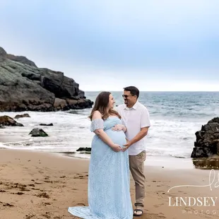 SF Beach Maternity Portrait Session