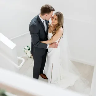 Elegant Summer Wedding at The Aisling Venue in Hudson, Wisconsin. White venue. Lindsey White Photography