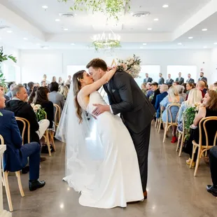 Elegant Summer Wedding at The Aisling Venue in Hudson, Wisconsin. White venue. Lindsey White Photography