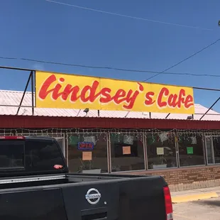 the outside of the restaurant