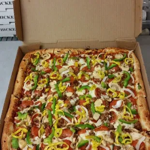 Mouthwatering Deluxe Pizza