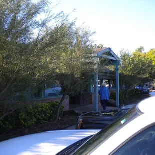 Lindy's Front Entrance