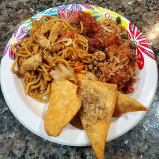 General Tso Chicken, Pork Fried Rice, Chicken Lo Mein, Fried Won Tons and Fried Crab Rangoon all amazing.
