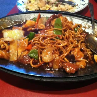 Sizzling Pan Fried Noodles