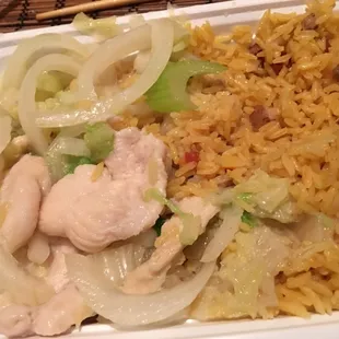 Ling Ling&apos;s version of chicken chow mien! Chicken with zero season and cabbage! Not a fried noodle anywhere in this dish! It was disgusting!