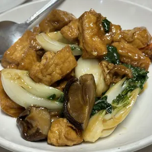 Braised tofu (fried) with mushroom and bokchoy
