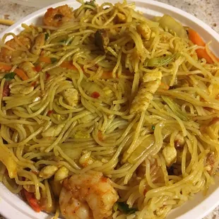 Singapore Mei fun (pretty spicy!)