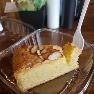 Flourless almond cake