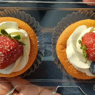 2 Hokkaido Cupcake